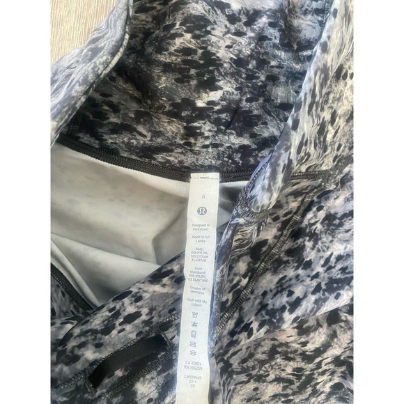 Lululemon Base Pace HR Tight 25” Sz 6 In Estuary Grey - Picture 8 of 8